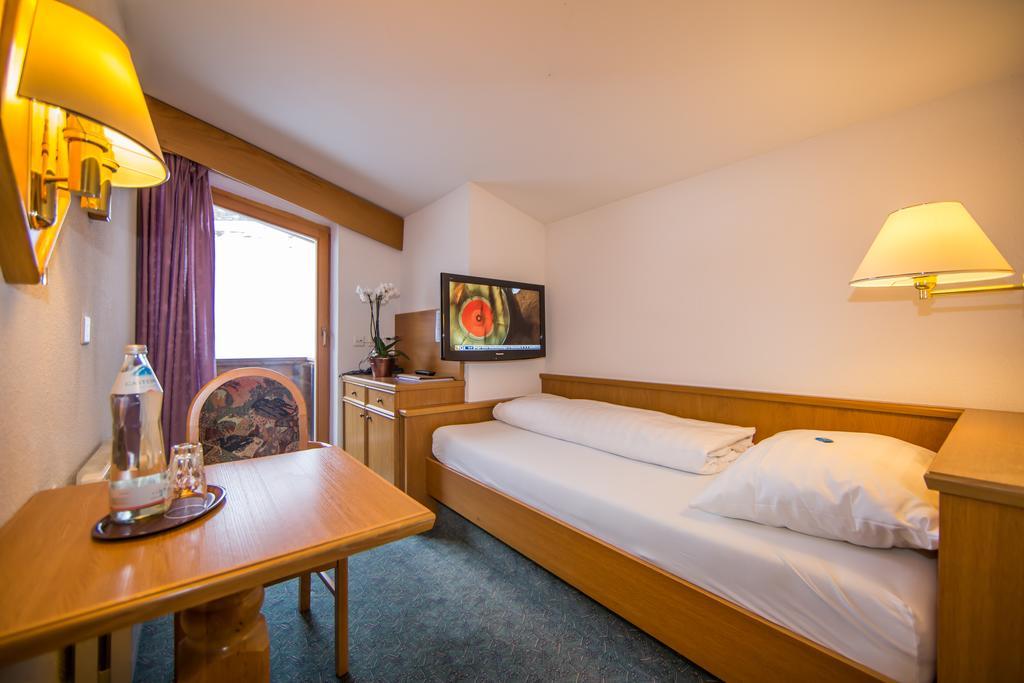 Hotel Cresta Samnaun Rum bild
